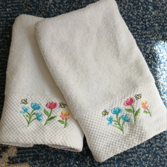 Hand towels - Picture 1 of 4